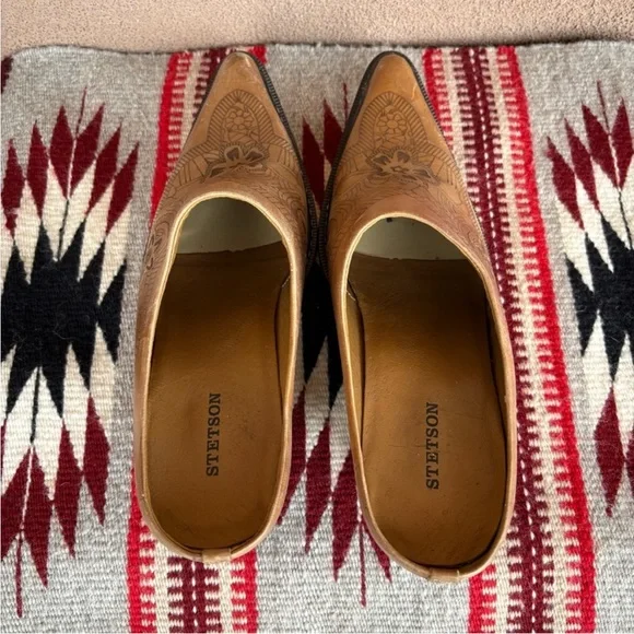 Stetson: Camel Embossed Leather Western Mule: Size 10 - Picture 6 of 9